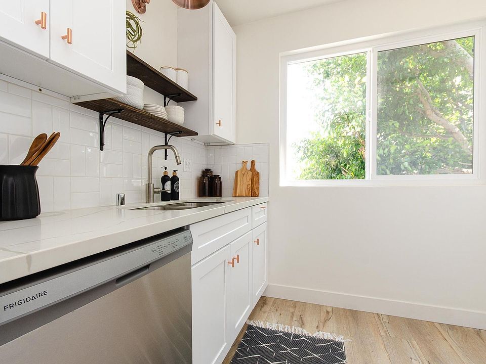 1st image of 4575 W Maplewood Ave #5