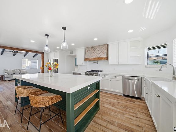 5th image of 1307 W Ridgeview Dr