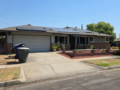 3415 E Lansing Way, Fresno, CA, 93726