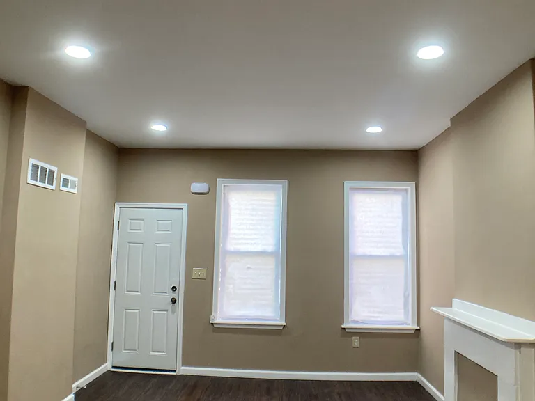 2060 E Orleans St #2060 — Photo 40