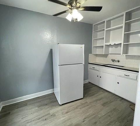 4th image of 4108 Driscoll St #B