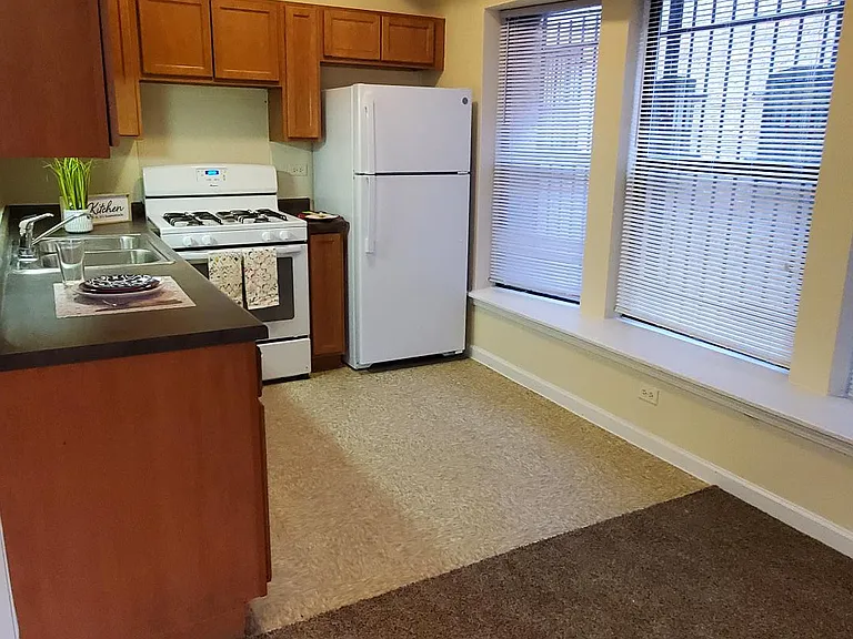 Park Apartments — Photo 3