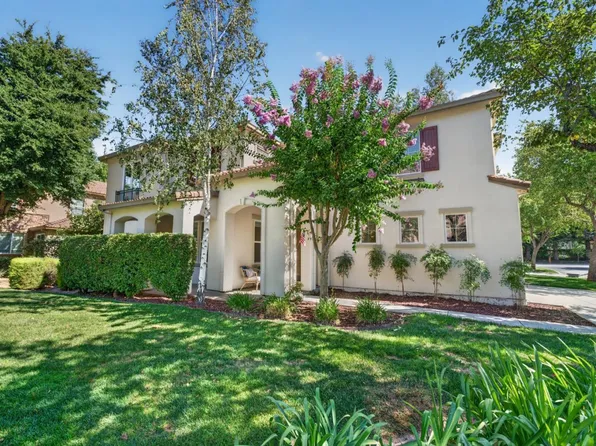 19185 Saffron Dr, Morgan Hill, CA 95037