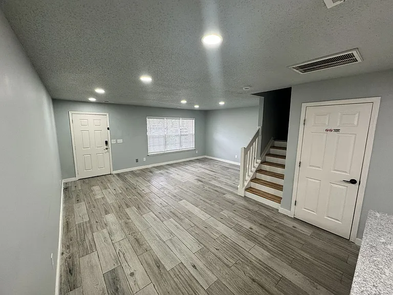 108 Bridford Pkwy — Photo 3