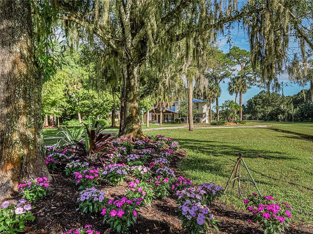 4 bed, 3.0 bath, 2511 sqft, $4,300 — Photo 3