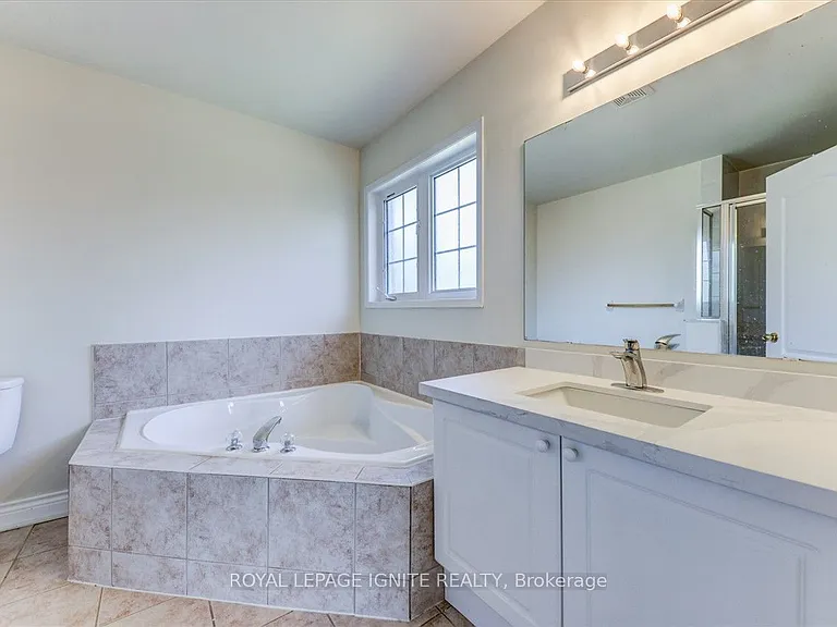 57 Armitage Cres — Photo 27