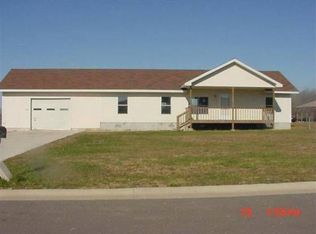 20197 Ostrich Ln, Lebanon, MO 65536