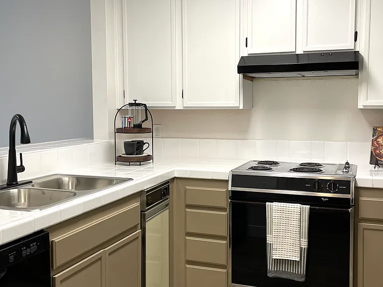 Plan A, 1br,1ba, Kitchen