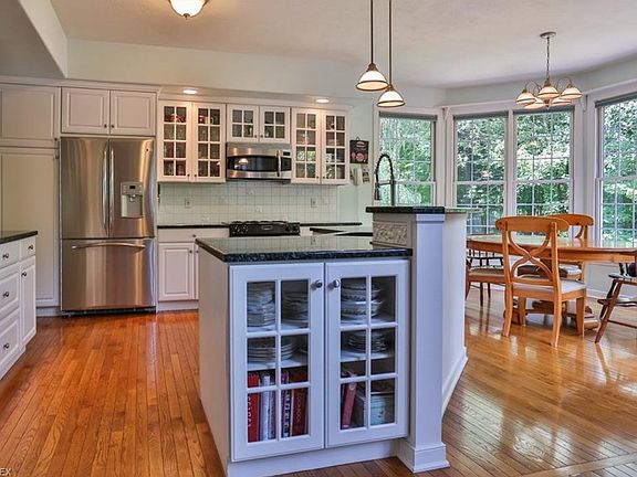 4th image of 8060 Bainbrook Dr