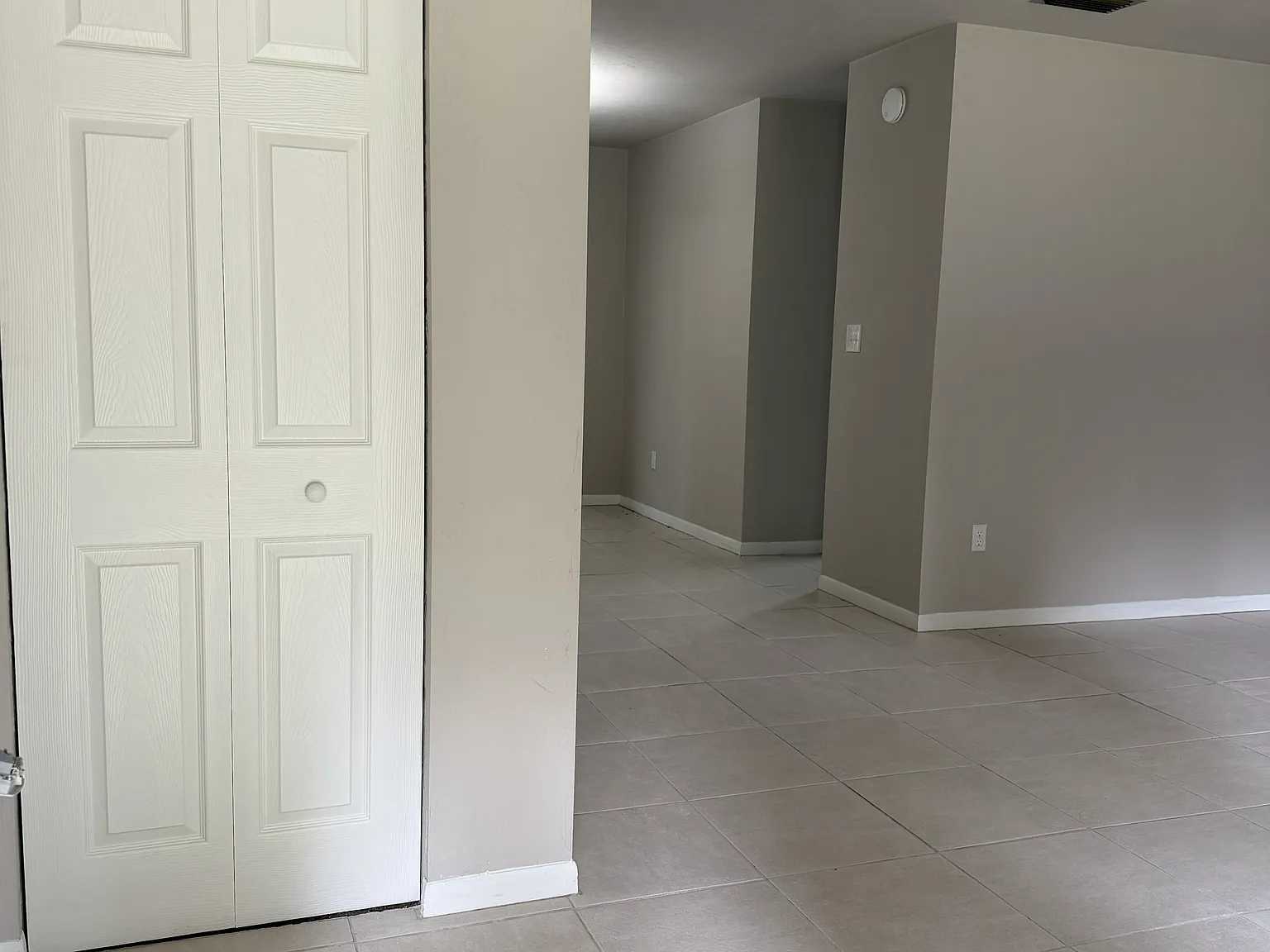 3 bed, 1226 sqft, $2,000 — Photo 3