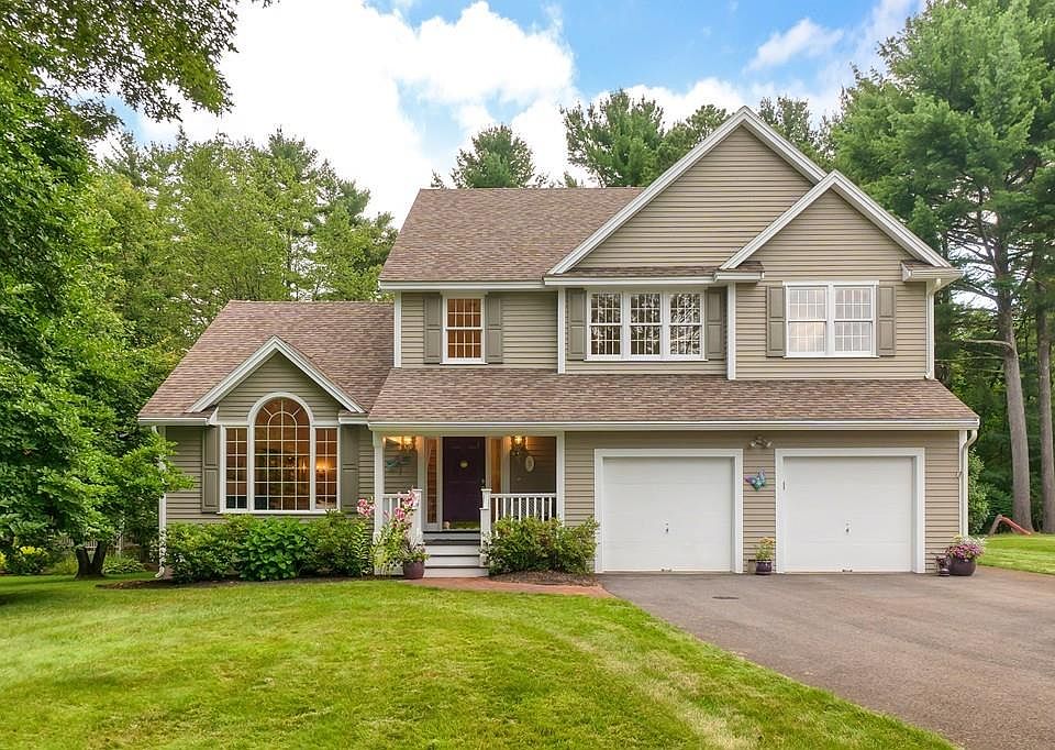 1st image of 5 Woodbury Dr
