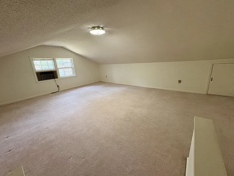 1003 Chambers Ln — Photo 26