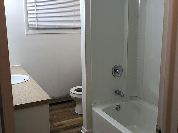 Shower/Tub