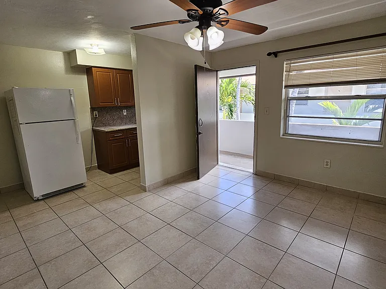 667 W 29th St #6 — Photo 3