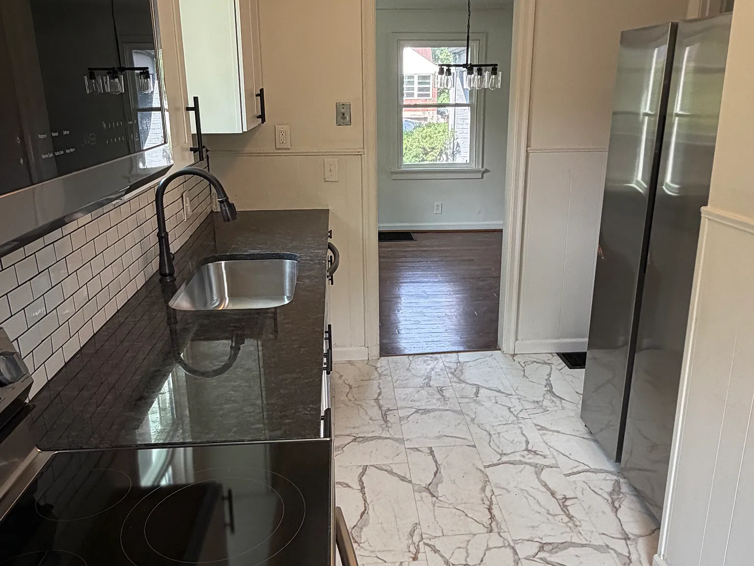 3 bed, 1082 sqft, $1,800 — Photo 4