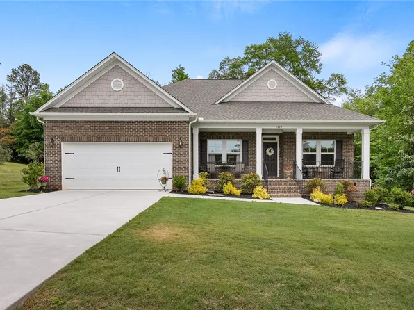 2609 Dog Leg Ln, Seneca, SC 29678