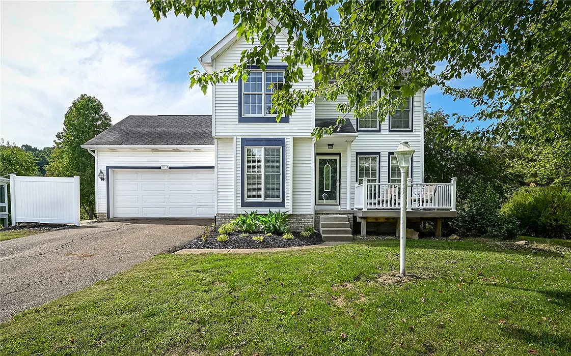 213 Lawrence Ct photo 1