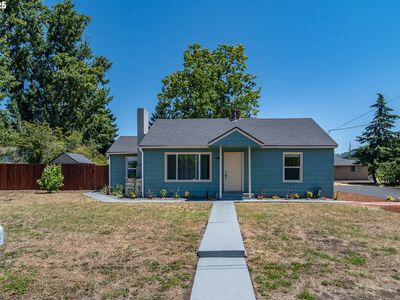 335 NE Cummins St, Roseburg, OR, 97470