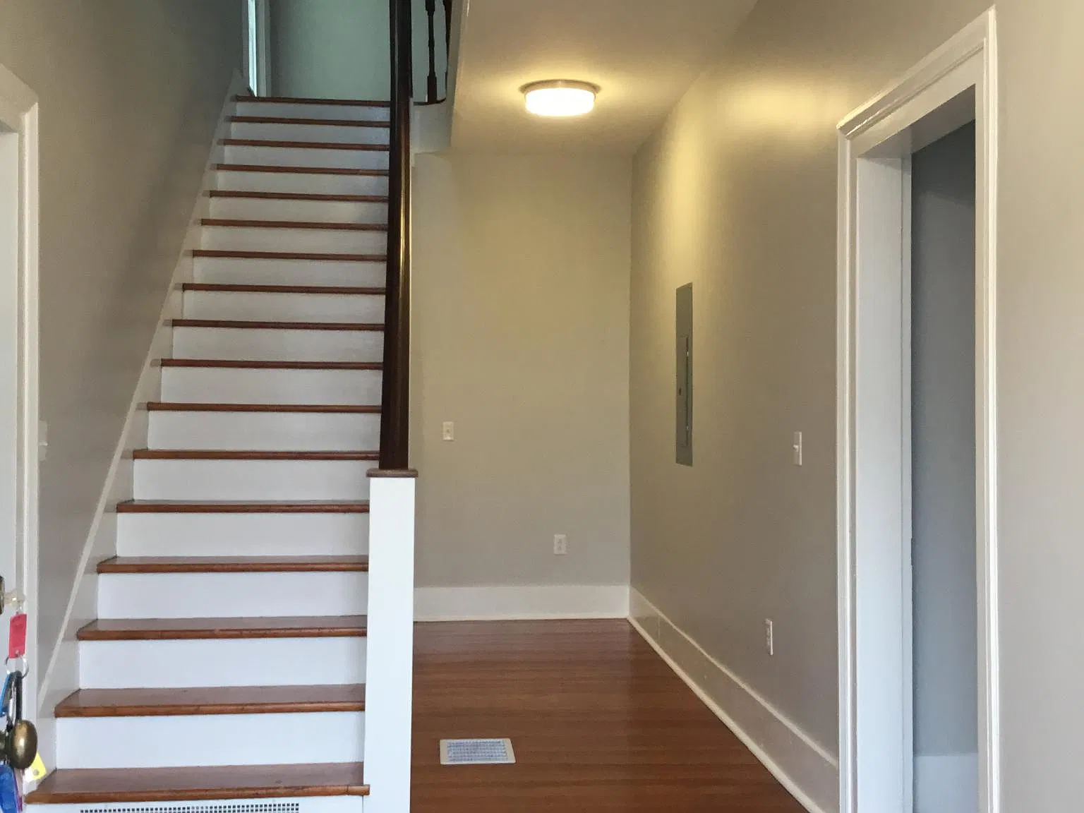 196 Holly Hill St — Photo 4