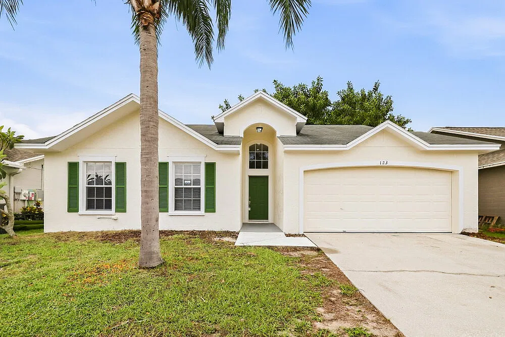 3 bed, 2.0 bath, 1408 sqft, $1,905 — Photo 1