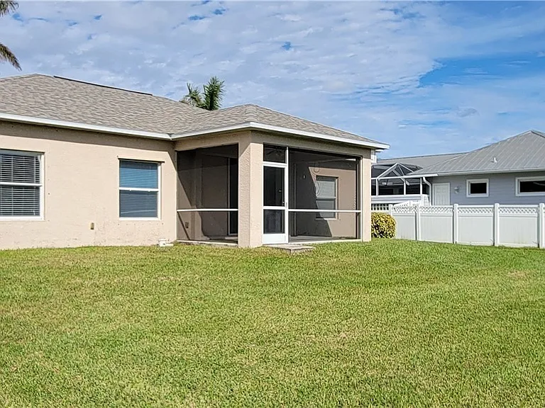 902 SW 21st Ln — Photo 19