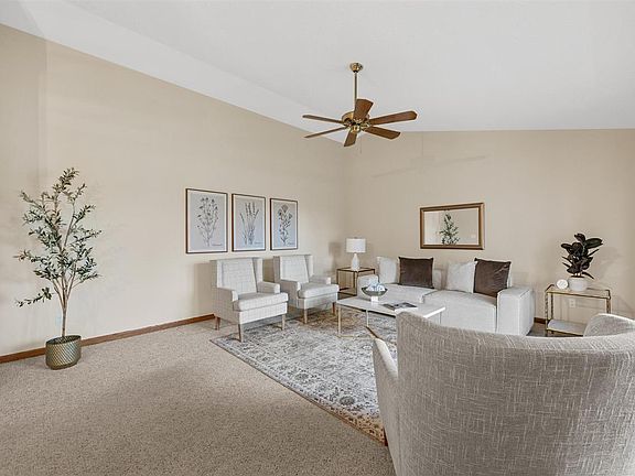 5th image of 2914 Skyview Ln NE