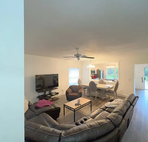 4233 Forest Island Dr — Photo 9