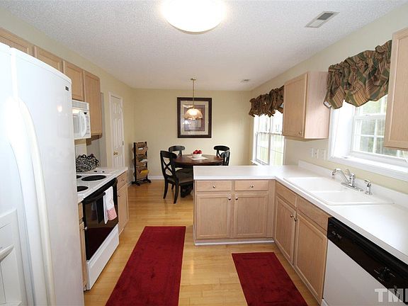4th image of 104 Lindell Dr