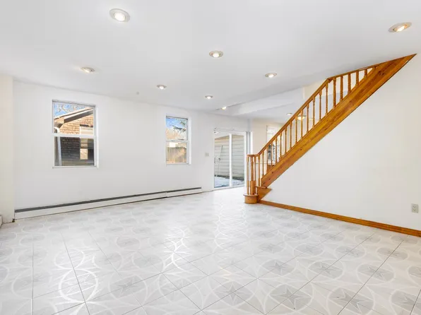 75 Stewart Street image 8 of 10