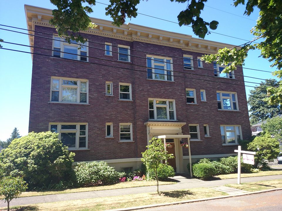 1st image of 2021 4th Ave N APT 7