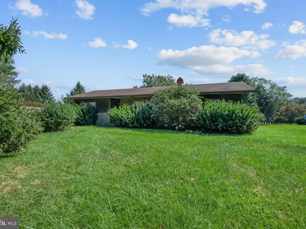653 W State Rd, West Grove, PA 19390