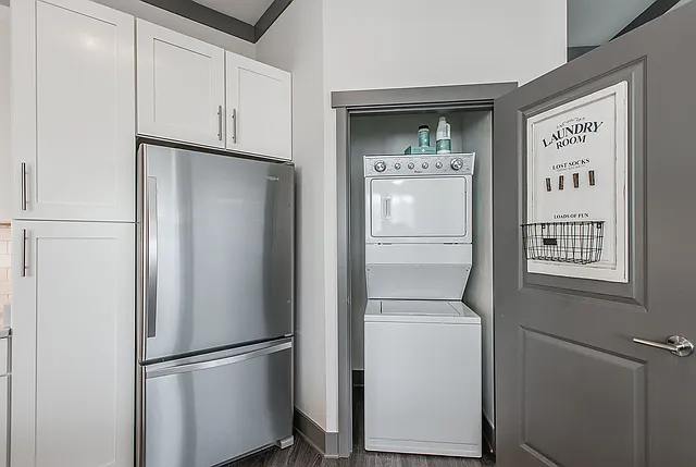 Vintage at the Avenue Apartments — Photo 25