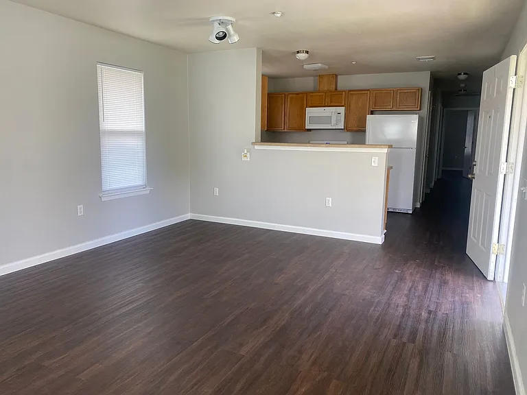 601 N Bastrop St — Photo 15