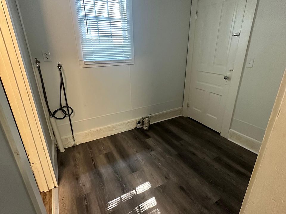 2nd image of 1141 Roosevelt Ave