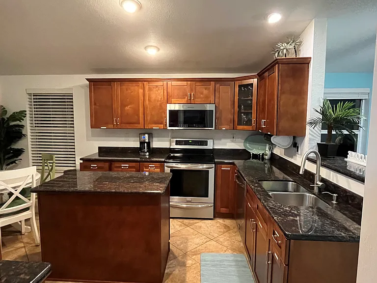 676 Spanish Main Dr — Photo 16