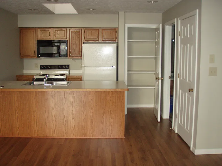 1374 S College Mall Rd — Photo 3