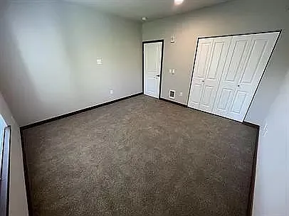 Lake Drive Apartments — Photo 12