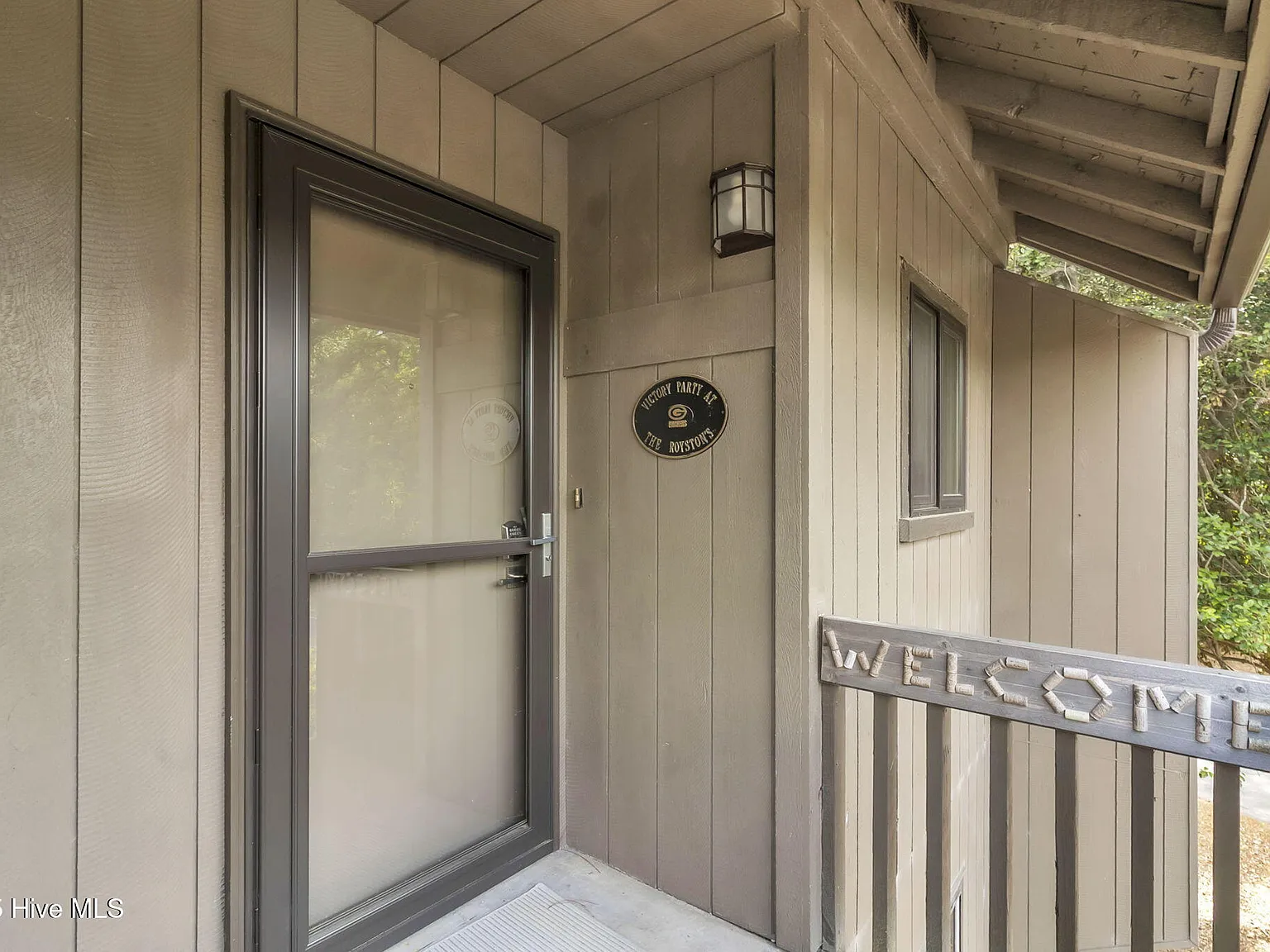 2 bed, 2.0 bath, 950 sqft, $2,450 — Photo 2
