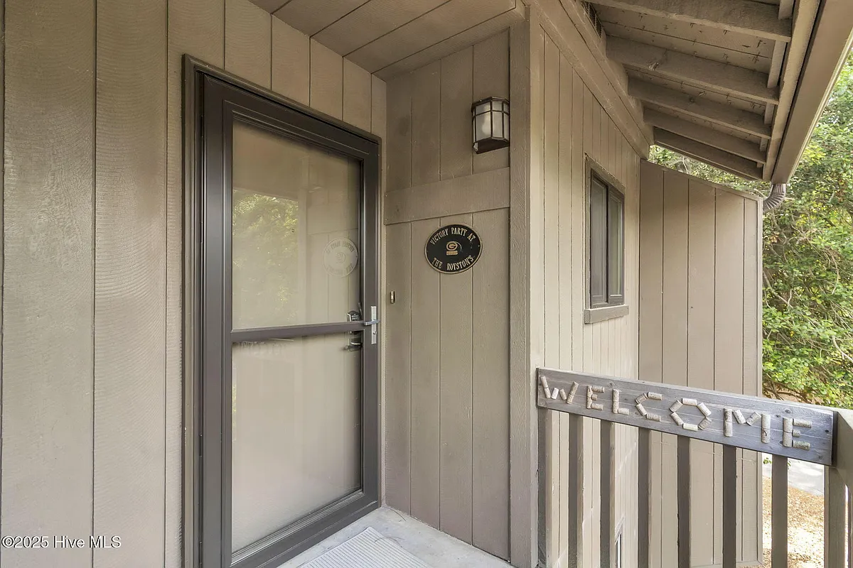 Building Photo - 800 Saint Andrews Dr #205