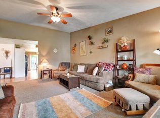 1420 Glenview Ln, Little Chute, WI 54140