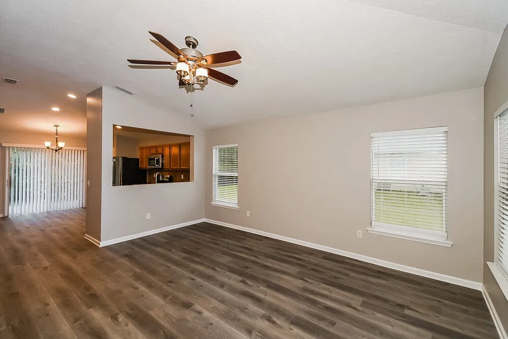 3 bed, 2.0 bath, 1336 sqft, $1,850 — Photo 4