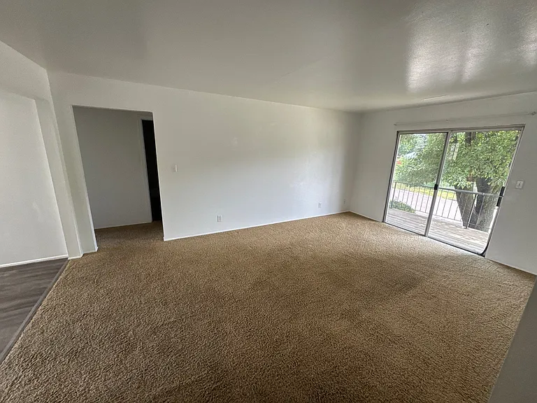 1001 S State Fair Blvd — Photo 3