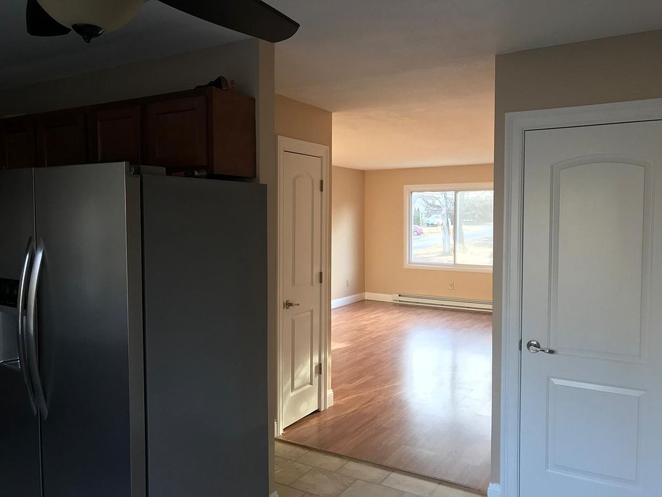 107 New Britain Ave Unionville, CT, 06085 Apartments for Rent Zillow