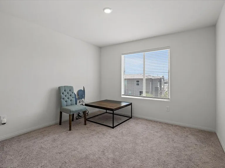 10021 Locking Biner Ave — Photo 17
