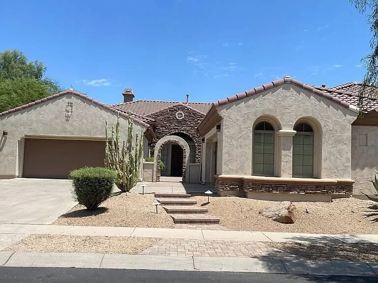 1814 W Calle Escuda — Photo 1