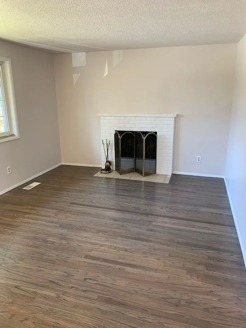 V37OT — Photo 4