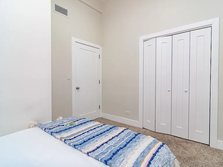 2112 S Michigan Ave #2 — Photo 11