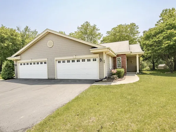 321 Nicole COURT, Pewaukee, WI 53072