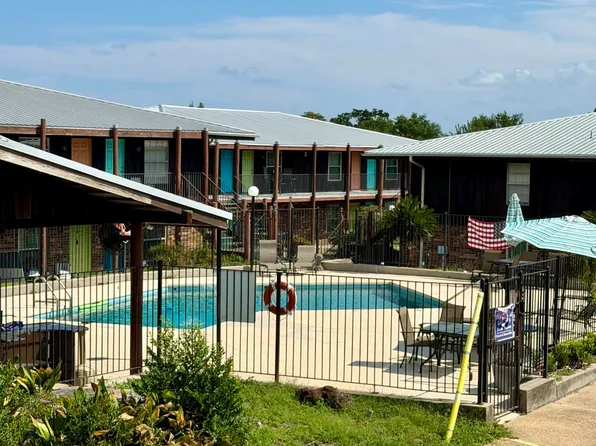 1550 E 2nd St APT Q98, Pass Christian, MS 39571
