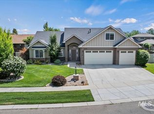 2071 W Cross Creek Dr, Nampa, ID 83686